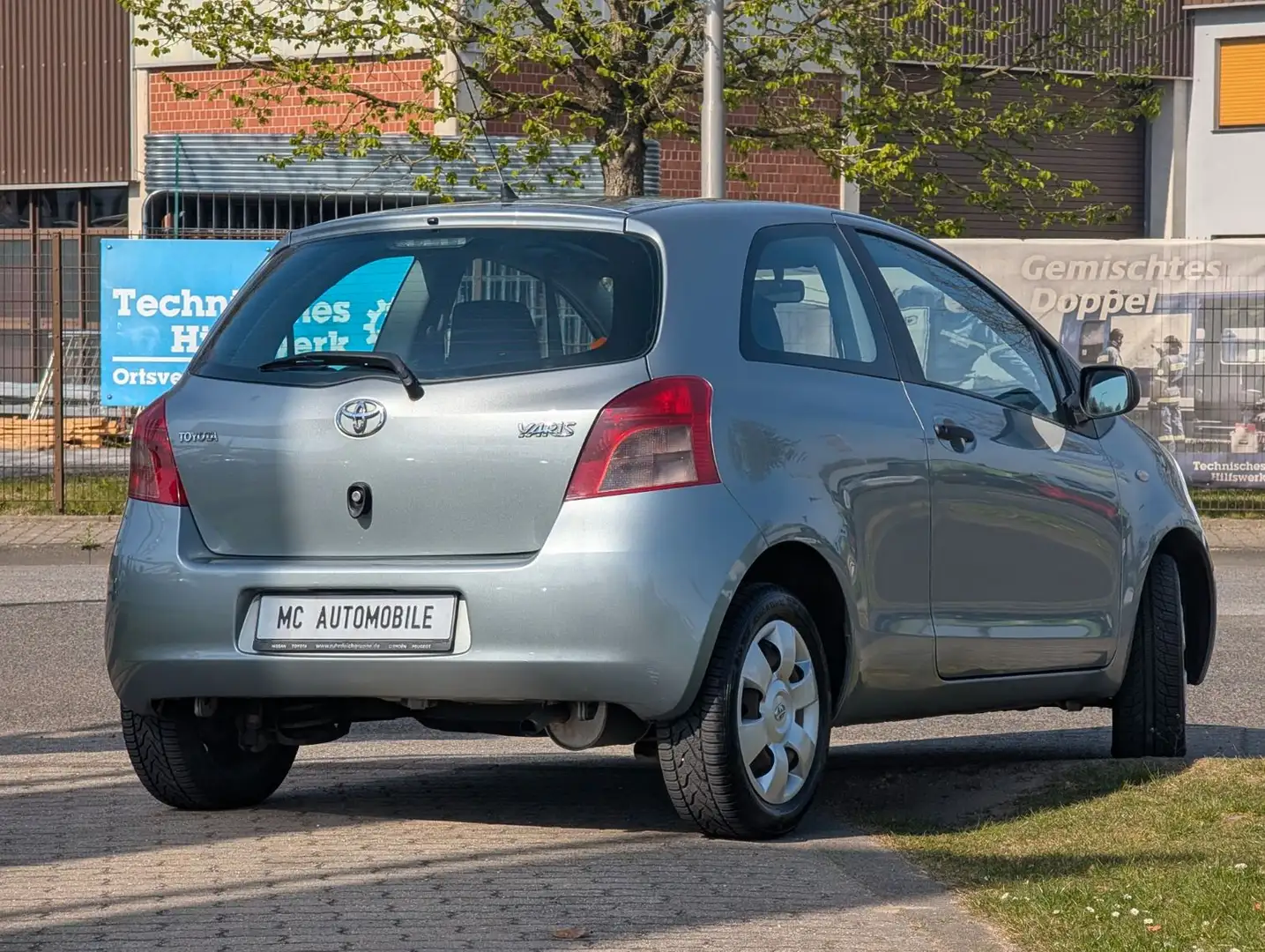 Toyota Yaris Cool*KLIMA*ZV-FUNK*RADIO-CD !! Silber - 2