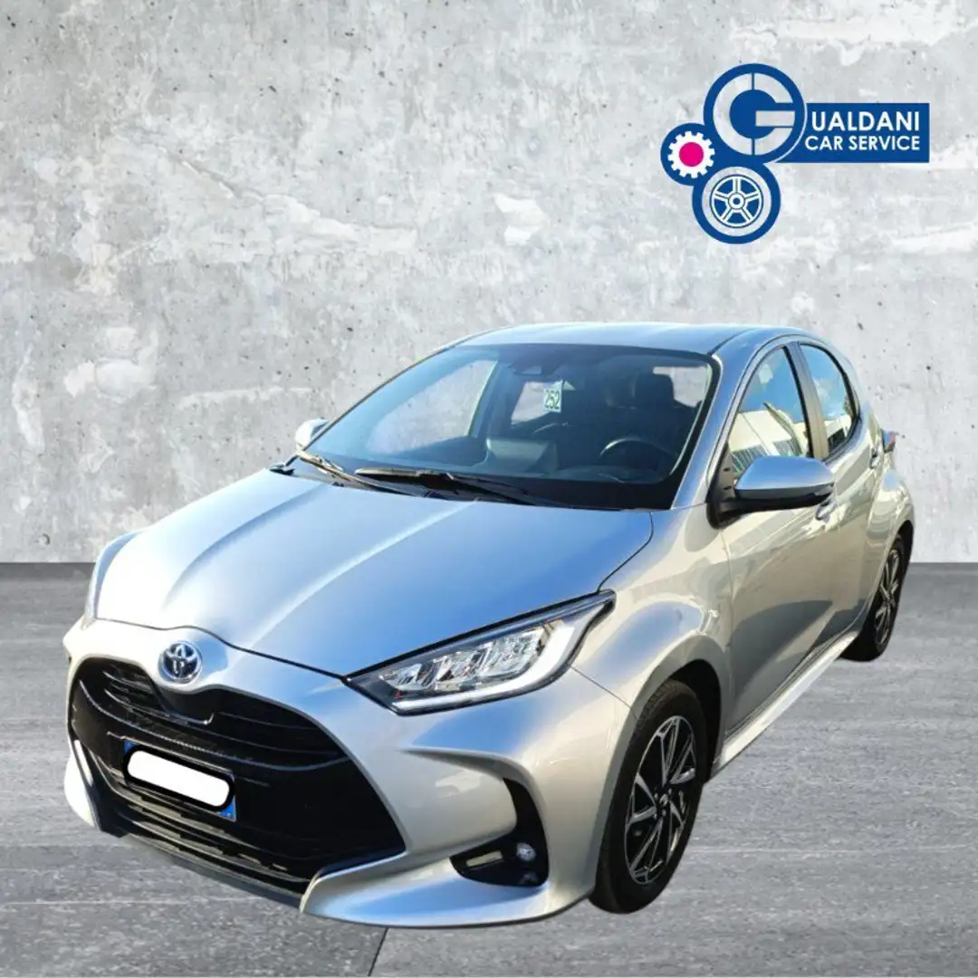 Toyota Yaris Yaris 1.5 Hybrid 5 porte Trend Grau - 2