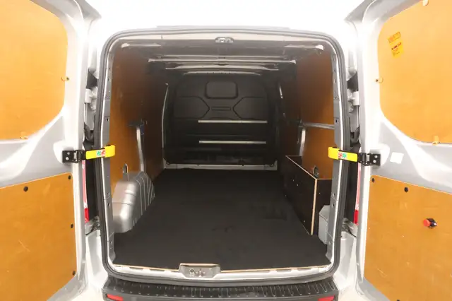 Ford Transit Custom view 3