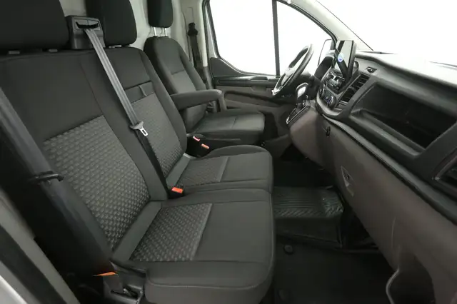 Ford Transit Custom view 10