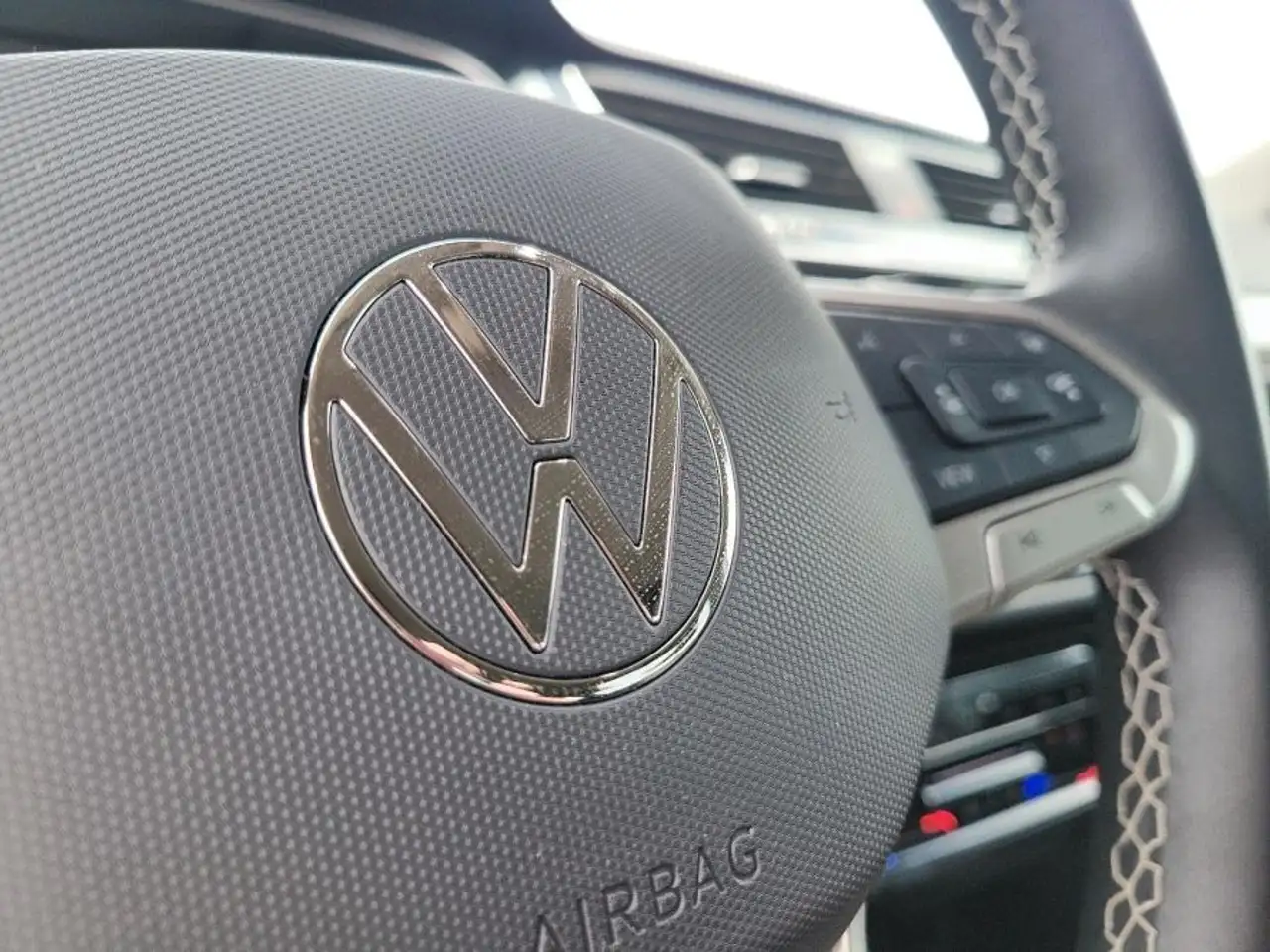 Volkswagen Tiguan photo Volkswagen Tiguan