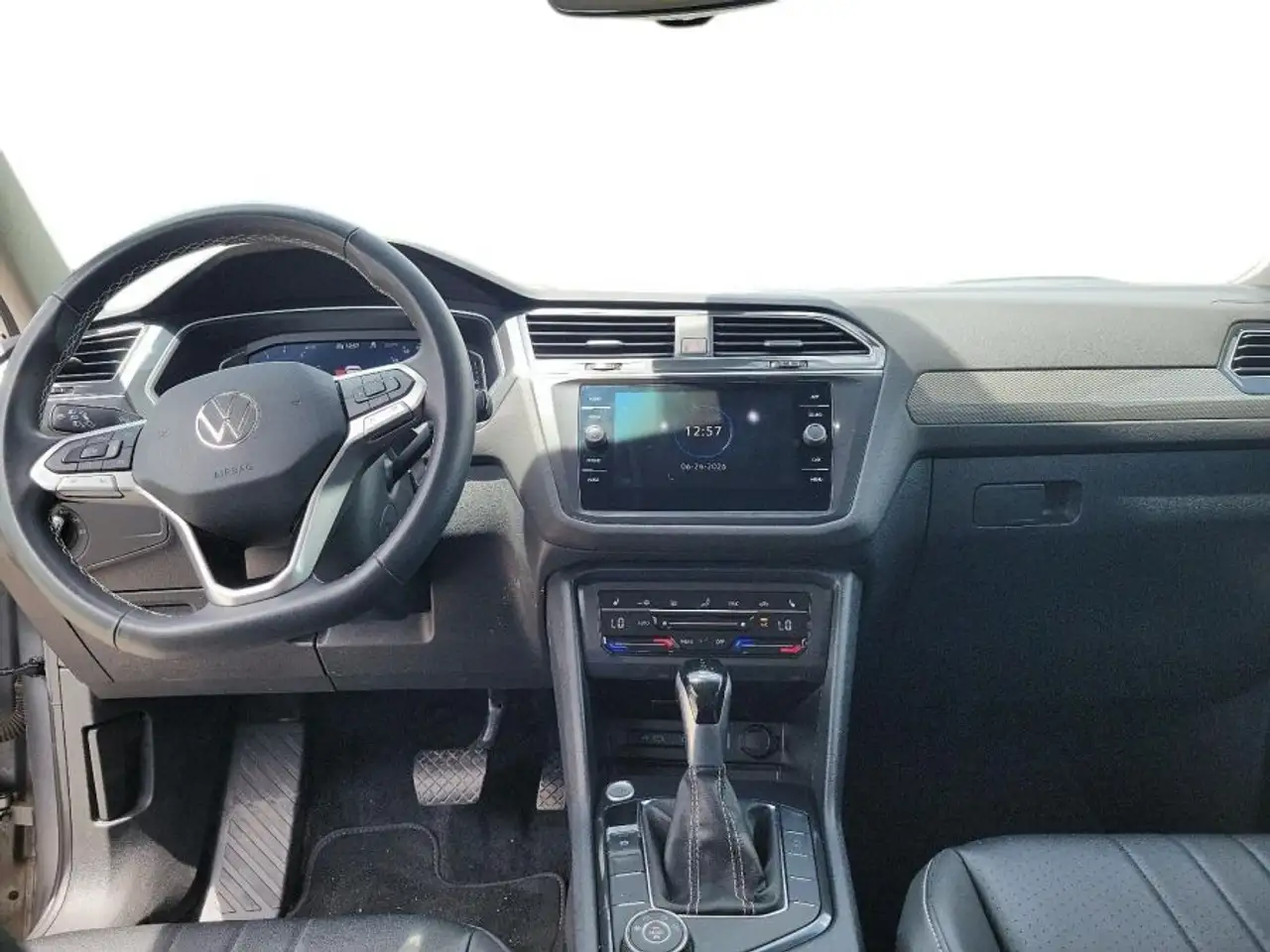Volkswagen Tiguan photo Volkswagen Tiguan