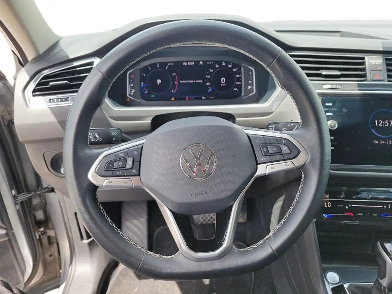 Volkswagen Tiguan photo Volkswagen Tiguan