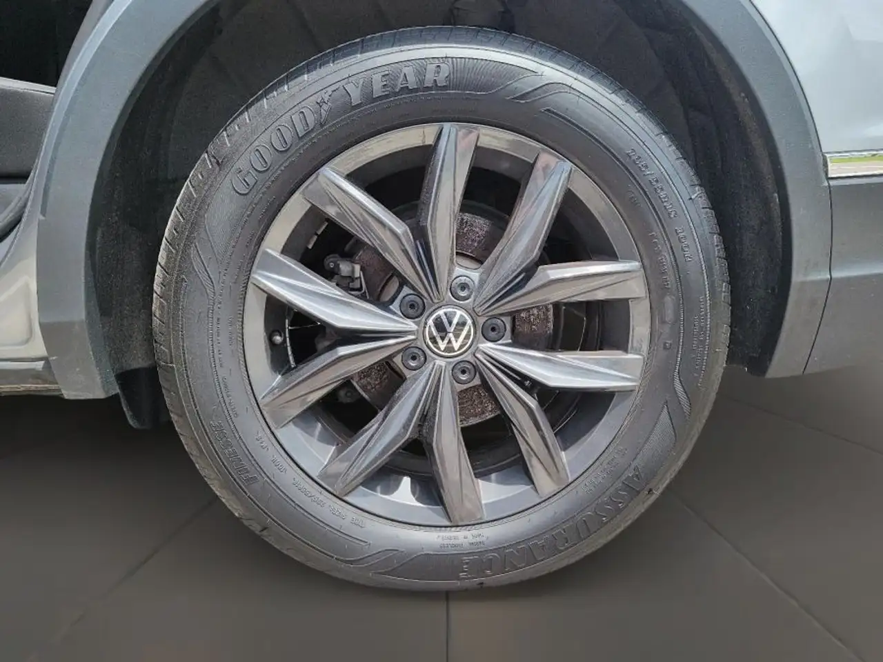 Volkswagen Tiguan photo Volkswagen Tiguan