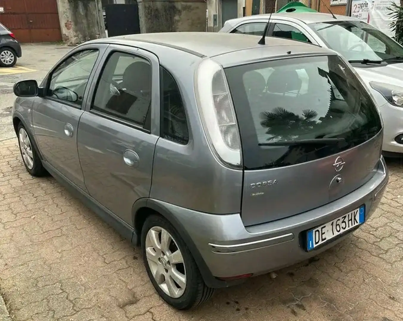 Opel Corsa 5p 1.2 Enjoy - 2