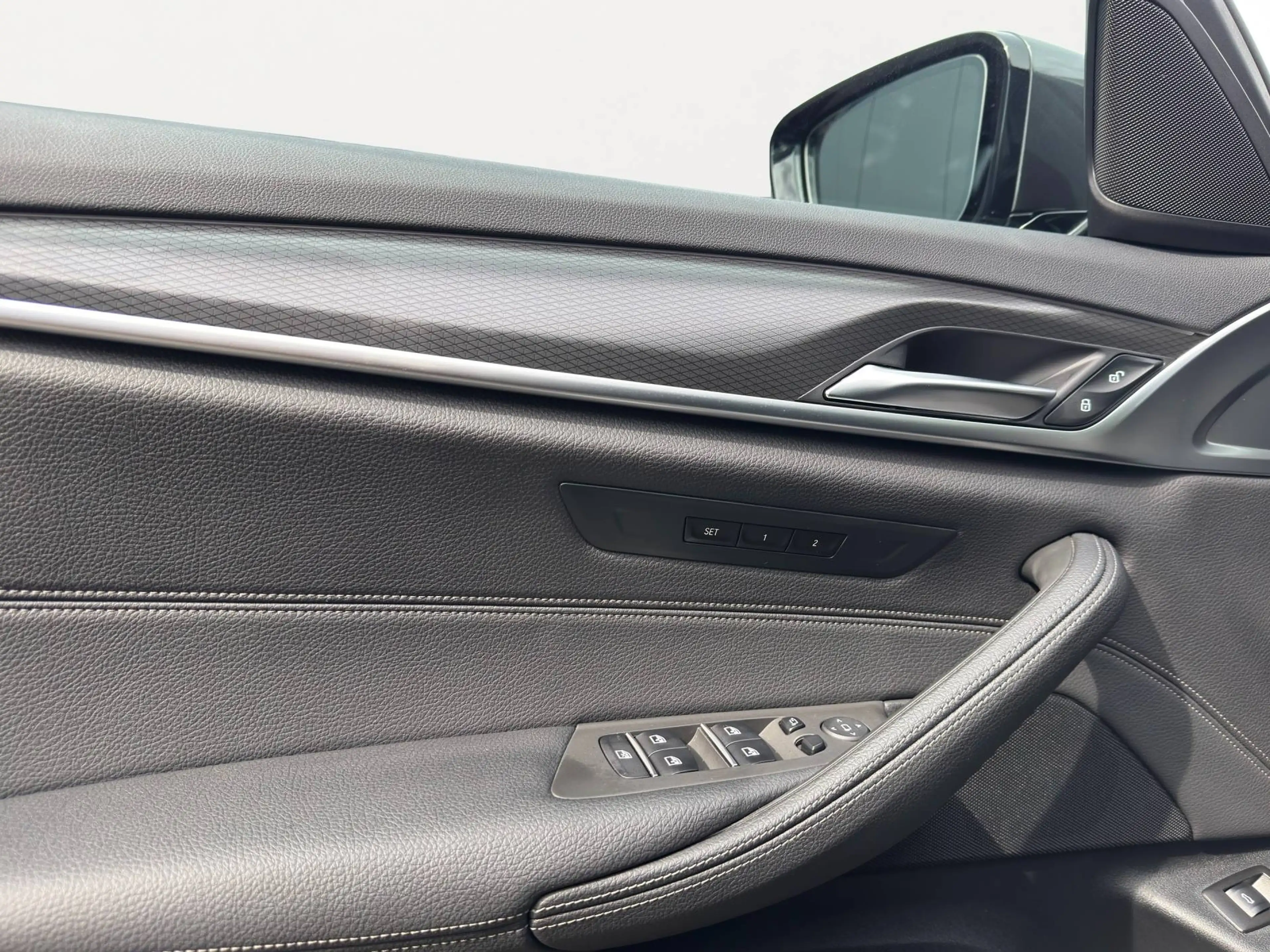 BMW 545 e xDrive / Pano / Laser / Head-up / Keyless / Memory / Garantie — photo 4