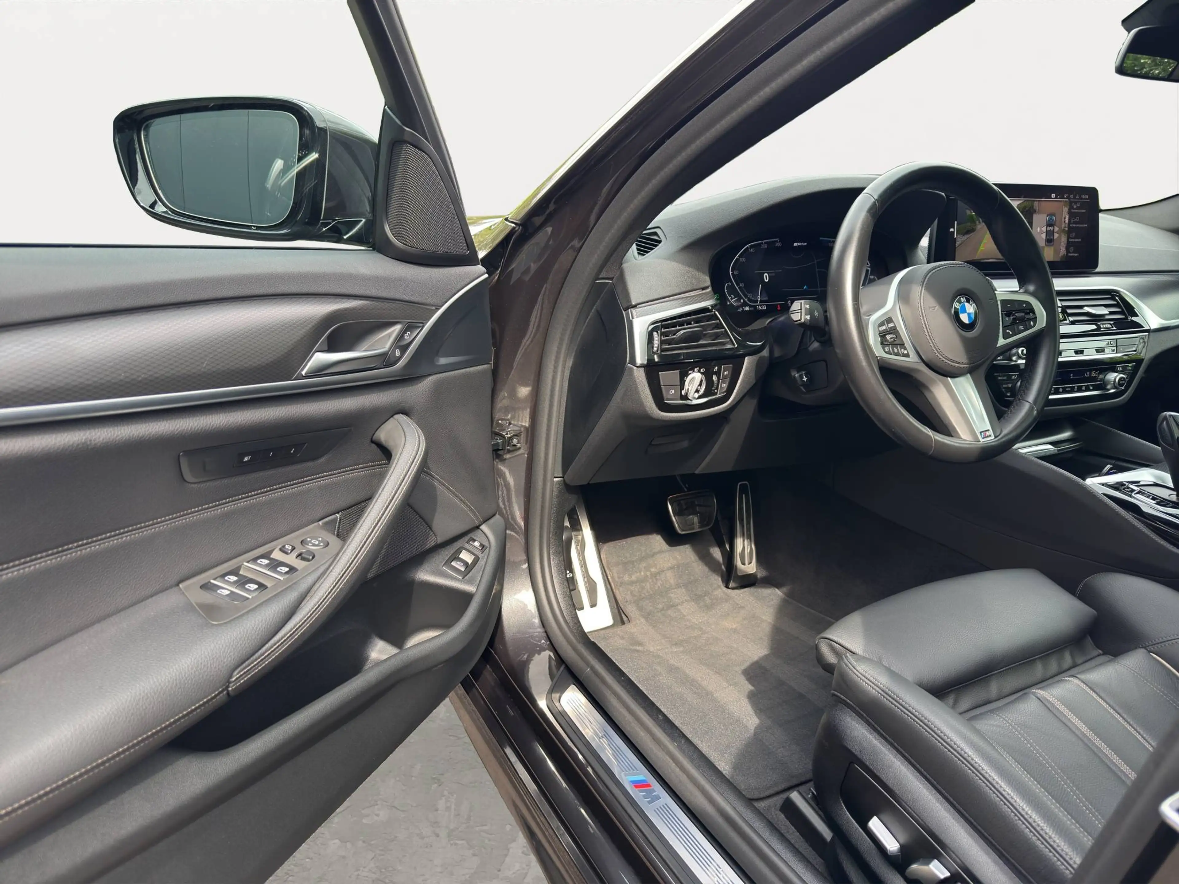 BMW 545 e xDrive / Pano / Laser / Head-up / Keyless / Memory / Garantie — photo 5