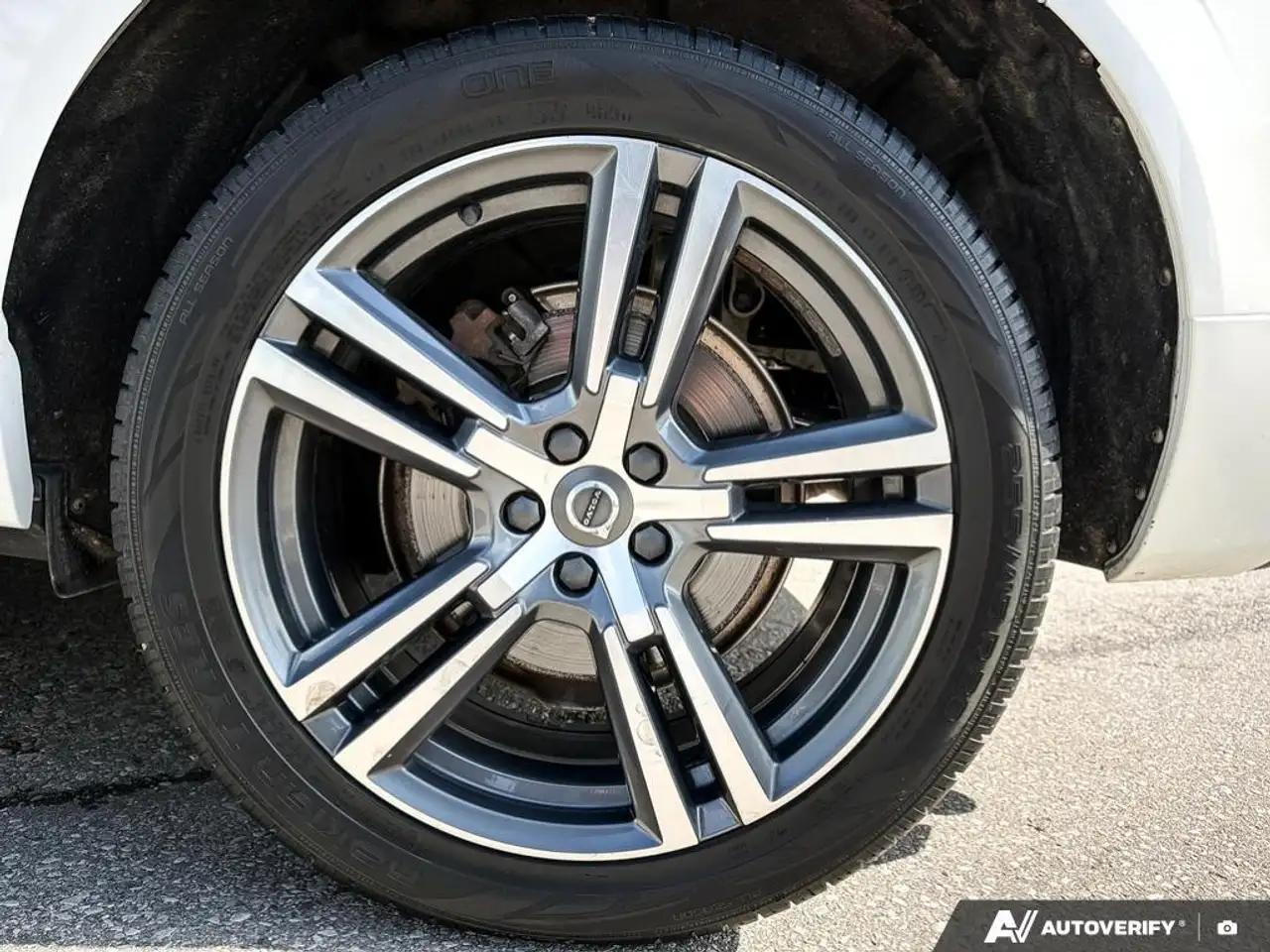 Volvo XC60 снимка Volvo XC60