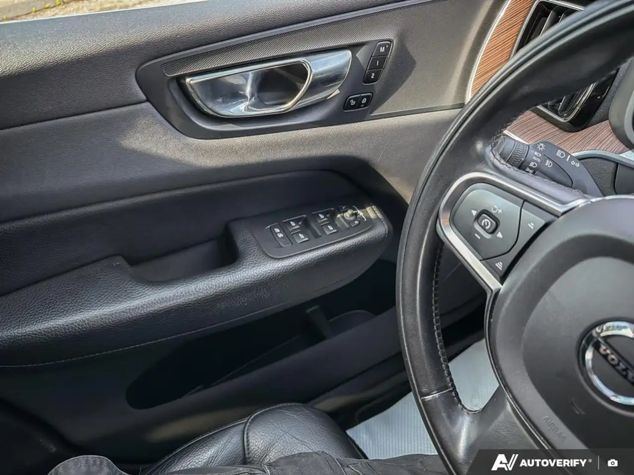 Volvo XC60 снимка Volvo XC60