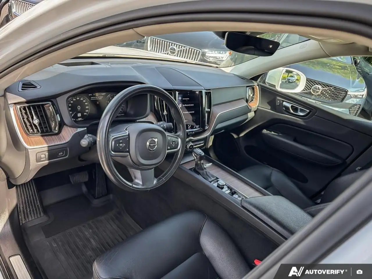 Volvo XC60 снимка Volvo XC60