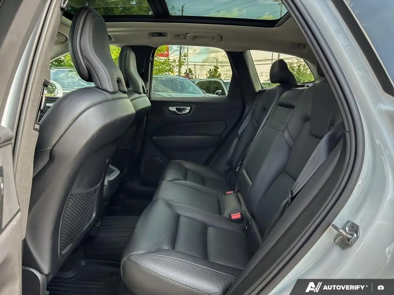 Volvo XC60 снимка Volvo XC60