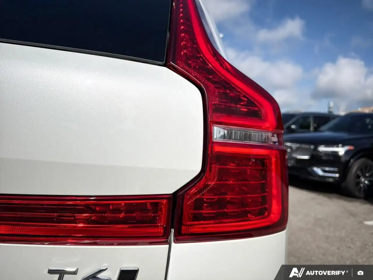Volvo XC60 снимка Volvo XC60