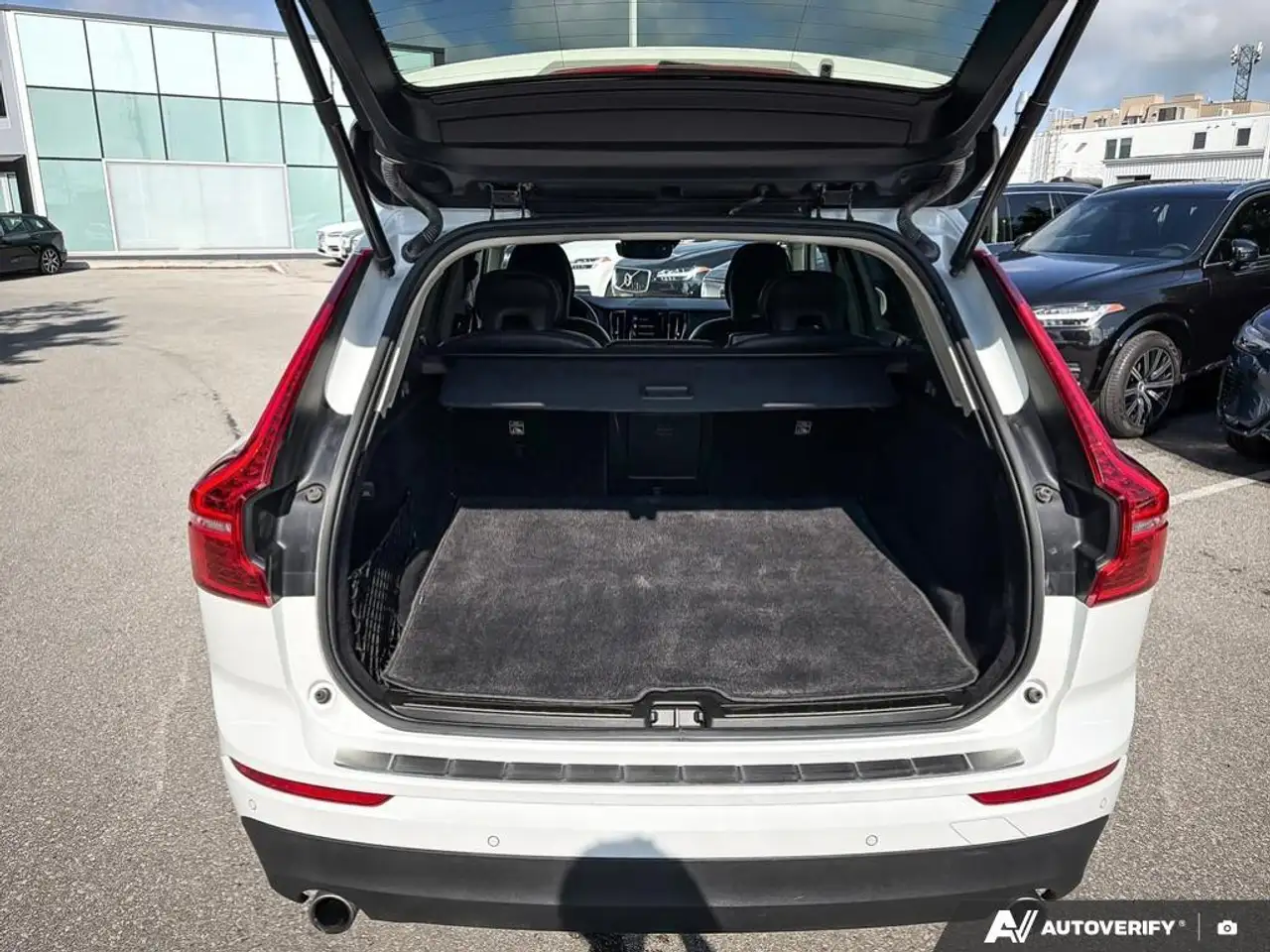 Volvo XC60 снимка Volvo XC60