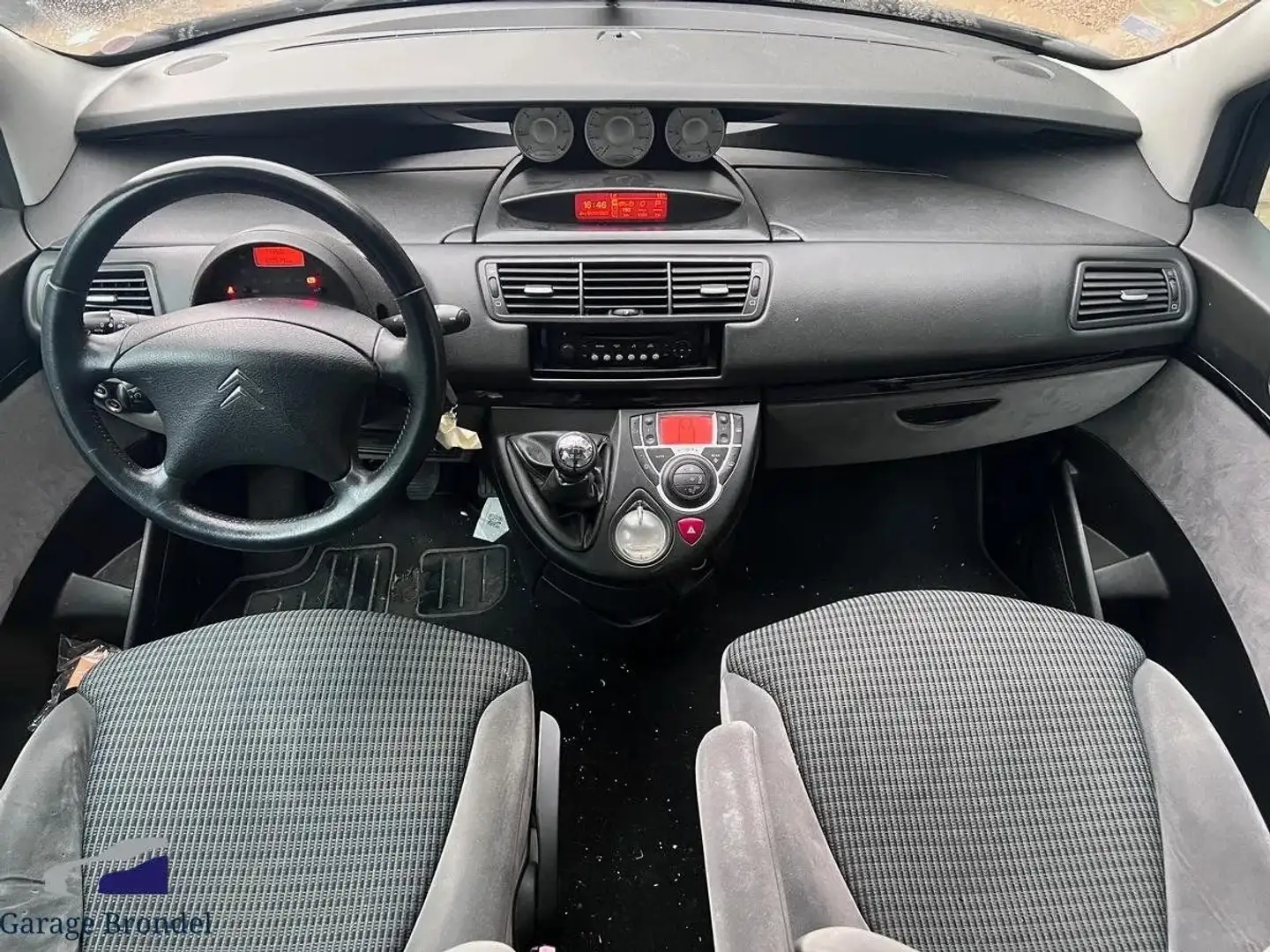 Citroen C8 2.0 HDi 136cv 7 Places Phase 2 Šedá - 2