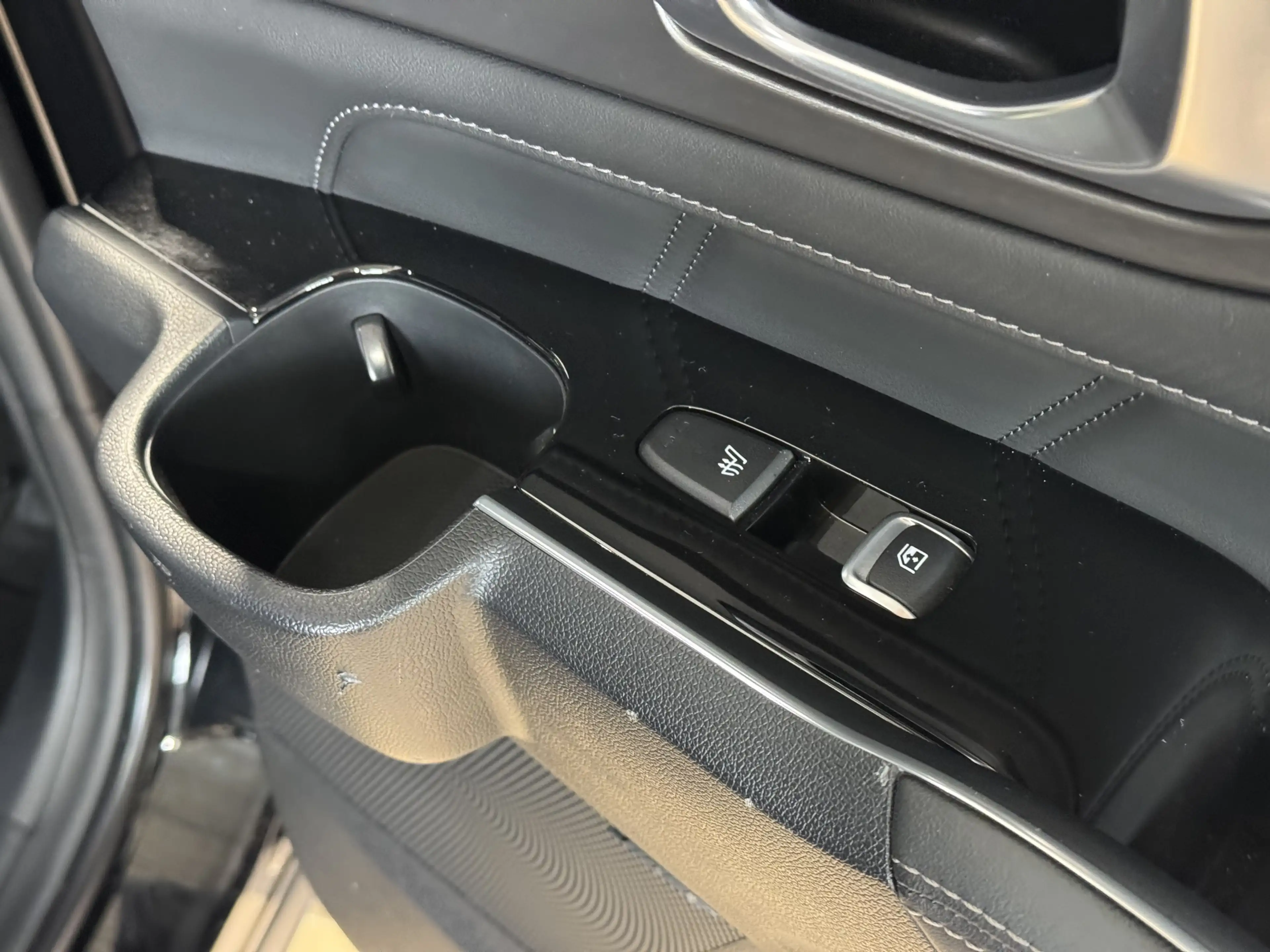 Kia Sorento Platinum Leder Memory BOSE Pano HUD AHK — photo 14