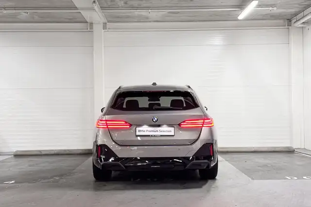 BMW 5 Series view 7