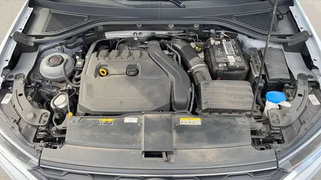 Volkswagen T-Roc view 15