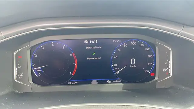 Volkswagen T-Roc view 12