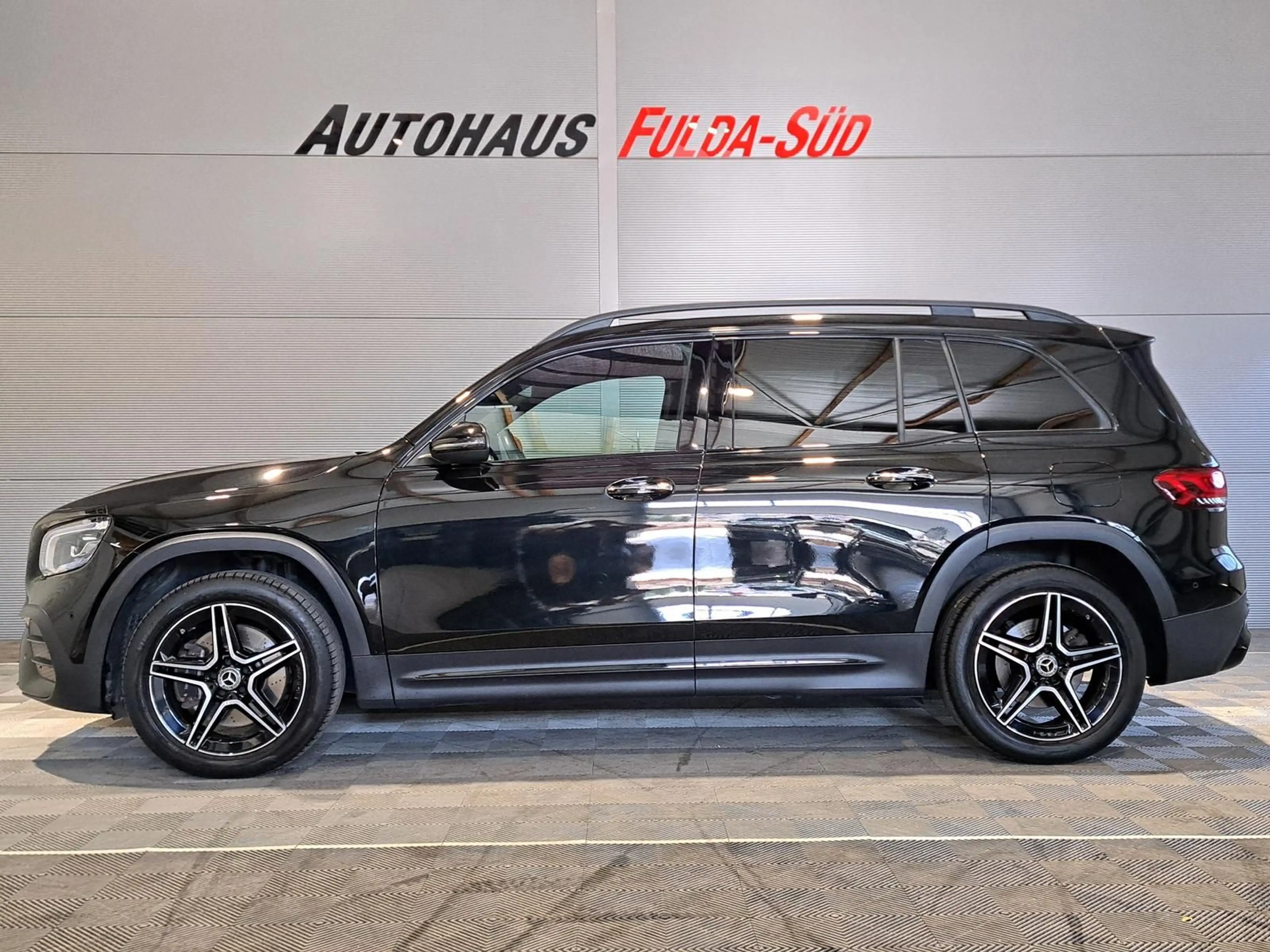 Mercedes-Benz GLB 250 AMG Line°Multibeam°RFK°AHK°Spur°TWA°DAB° — photo 6