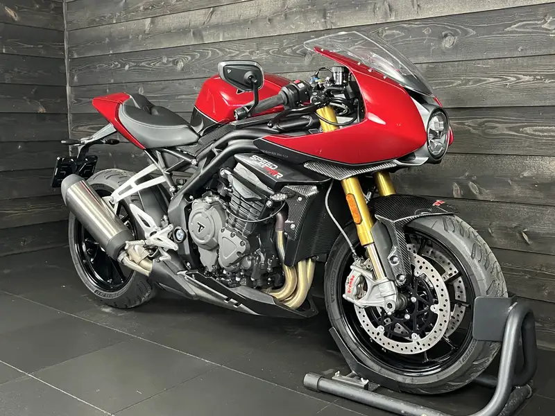 Triumph Speed Triple 1200 RR - foto 3