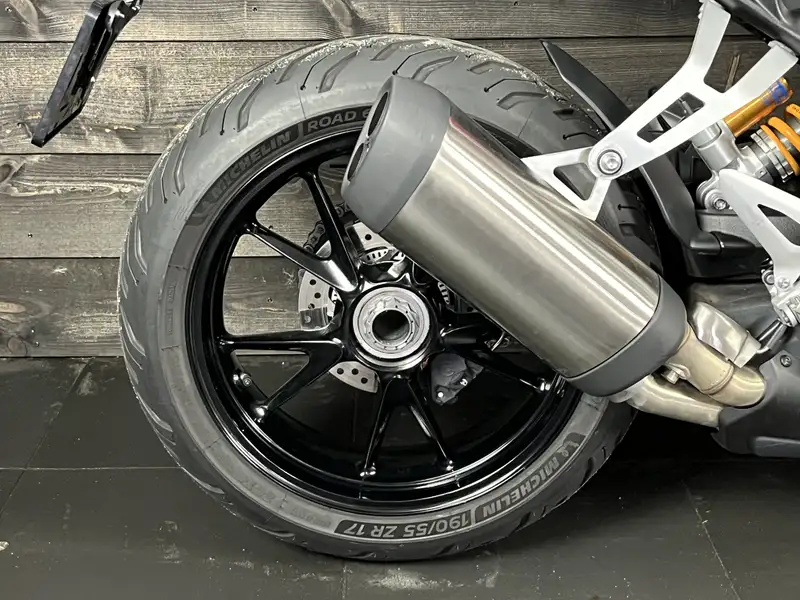 Triumph Speed Triple 1200 RR - foto 4