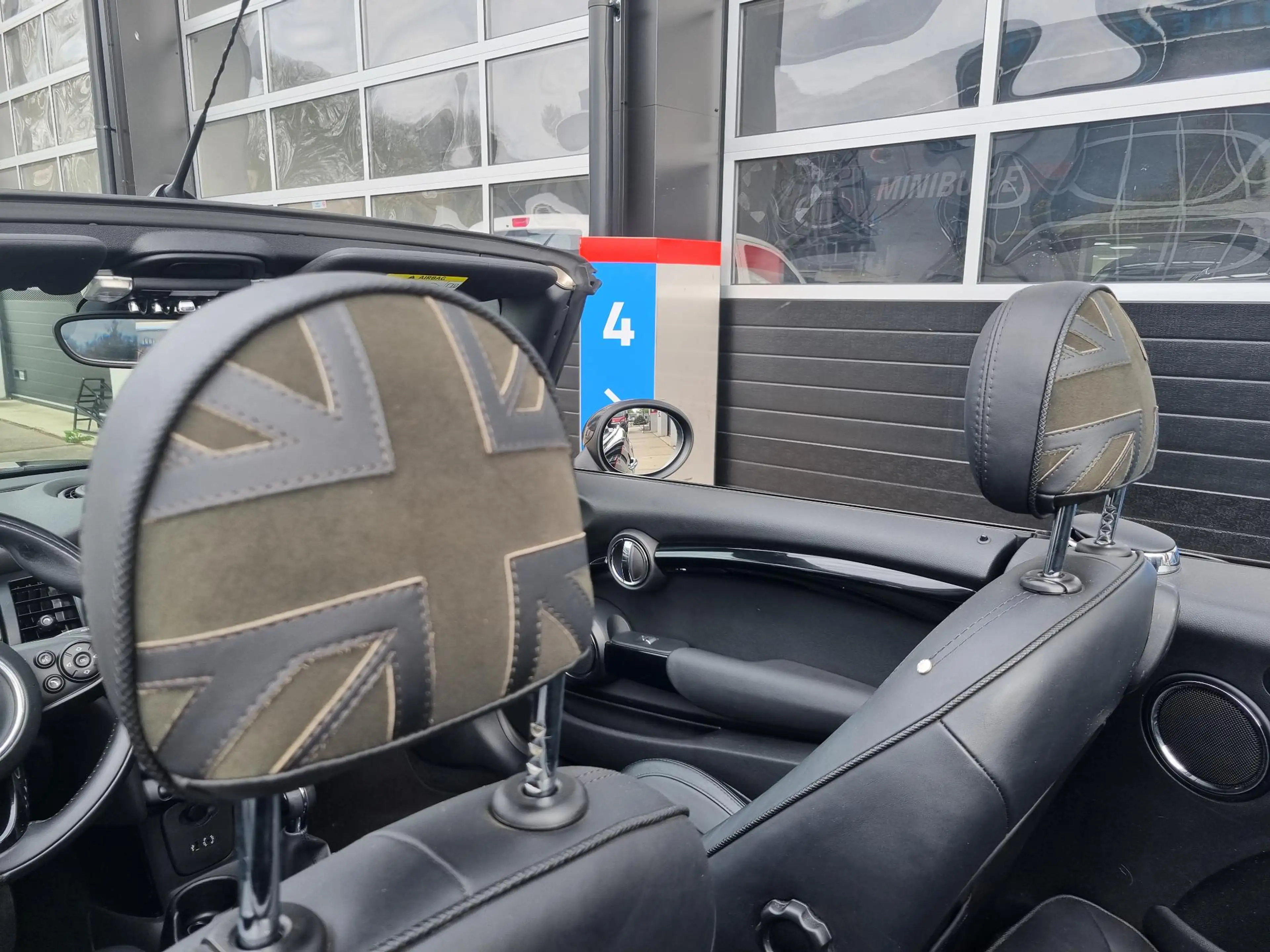 MINI Cooper S Cabrio 2.0 Chili LEER / NAVI / HEAD-UP / RIJKLAAR! — photo 11
