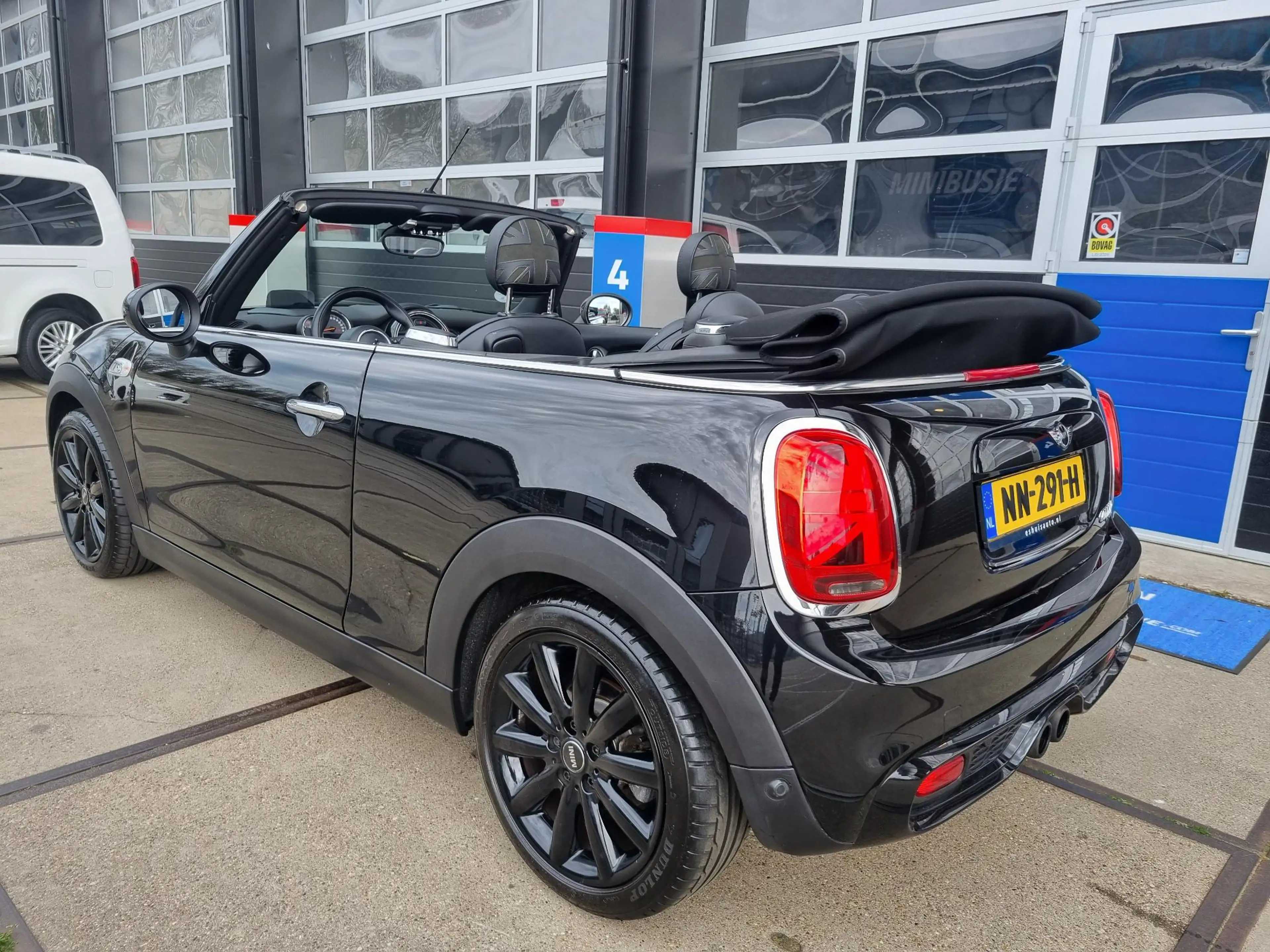 MINI Cooper S Cabrio 2.0 Chili LEER / NAVI / HEAD-UP / RIJKLAAR! — photo 18