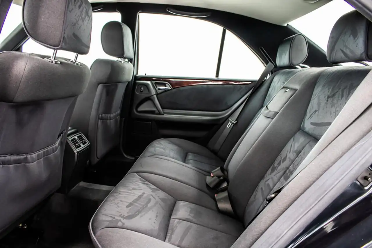 Mercedes-Benz E 200 k Elegance, foto 5