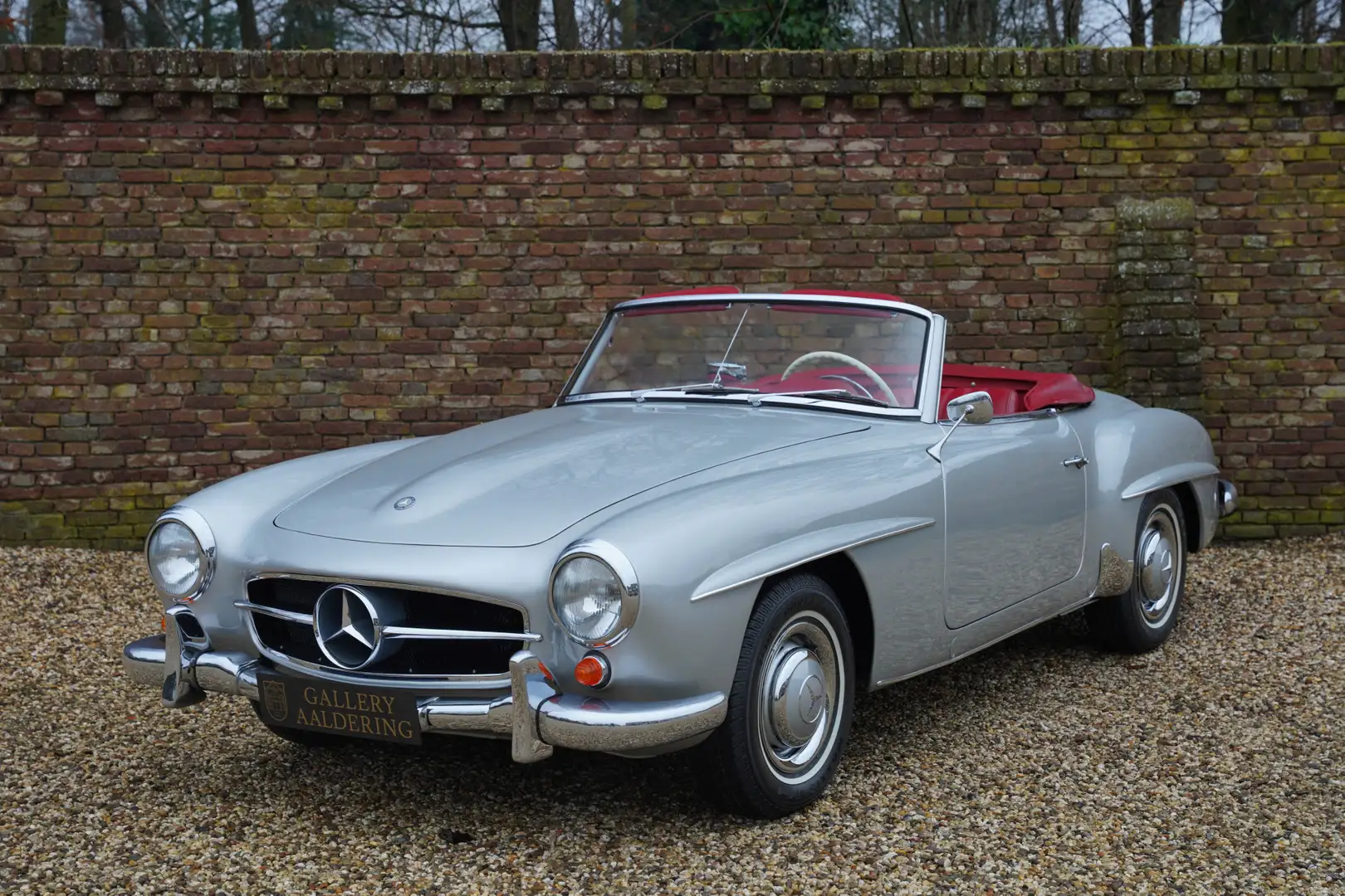 Mercedes-Benz 190 SL Roadster Total restoration by marque-specialist Silver - 1