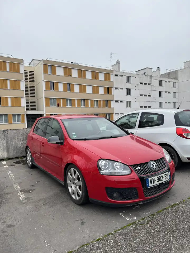 Volkswagen Golf GTI 2.0 T 16S FSI 200