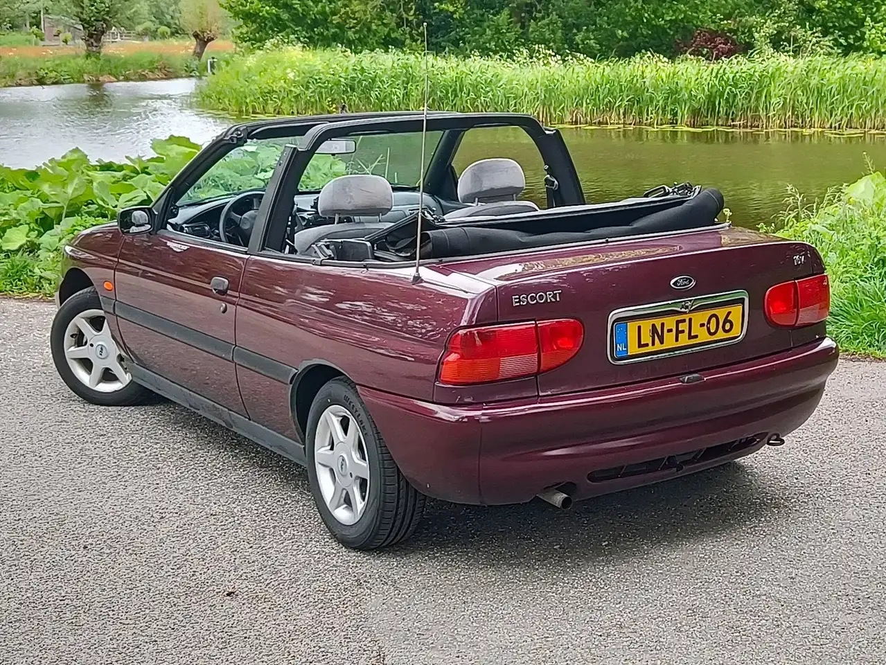 Ford Escort 1.6 CLX Cabrio | APK 11-07-2027 | Youngtimer, foto 4