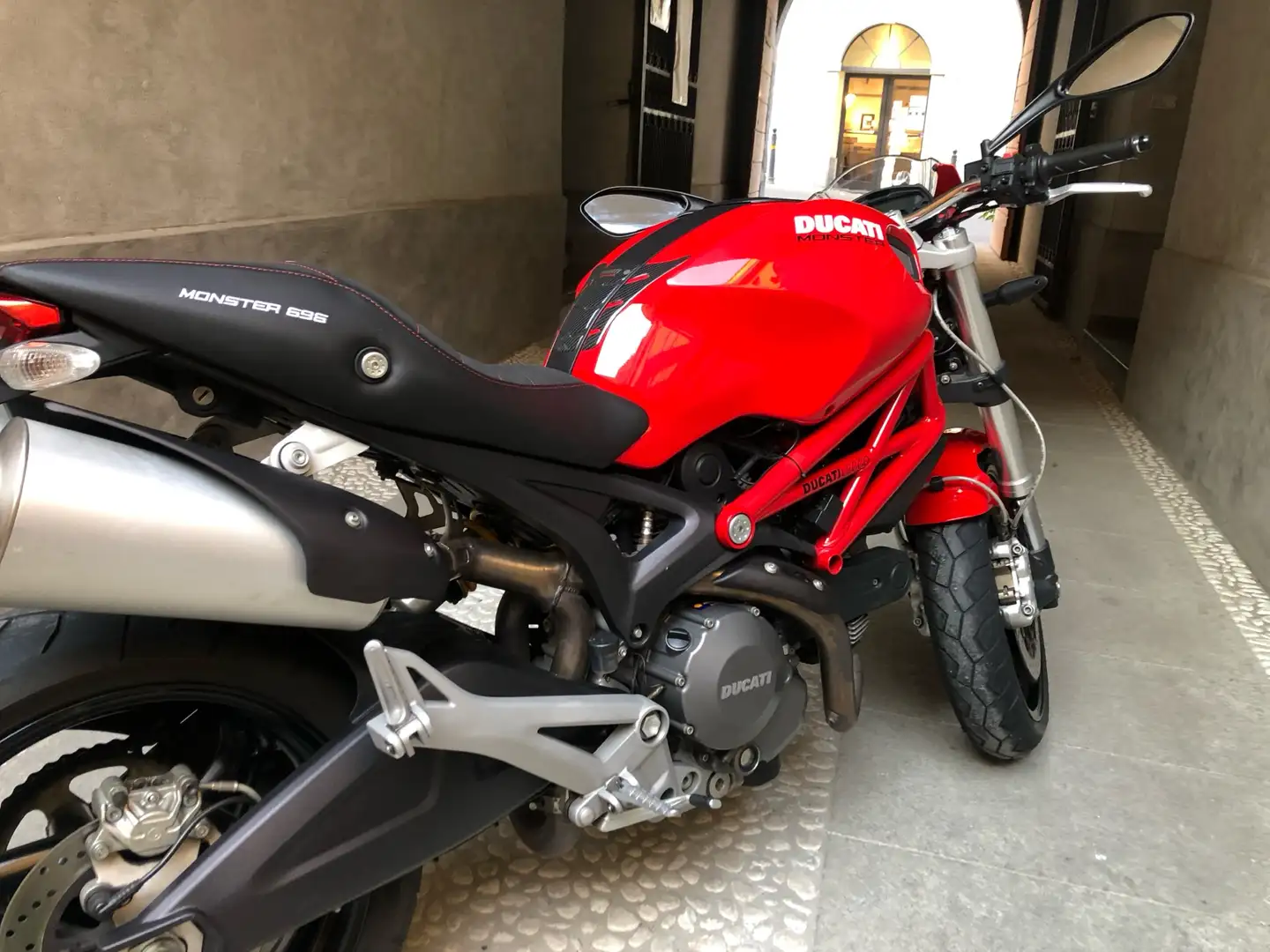 Ducati Monster 696 versione plus Piros - 2