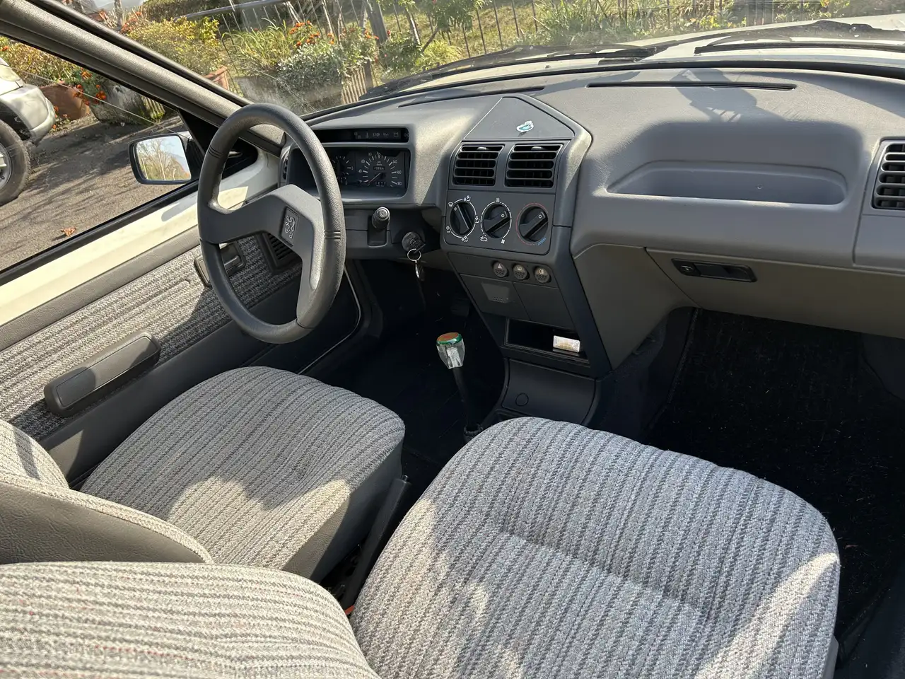 Peugeot 205 3p 1.1 XR, foto 6