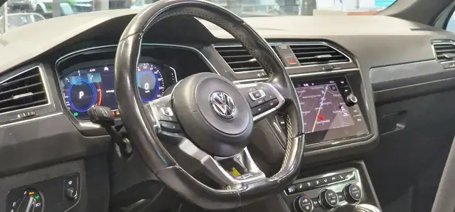 Volkswagen Tiguan view 13