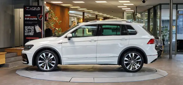 Volkswagen Tiguan view 4