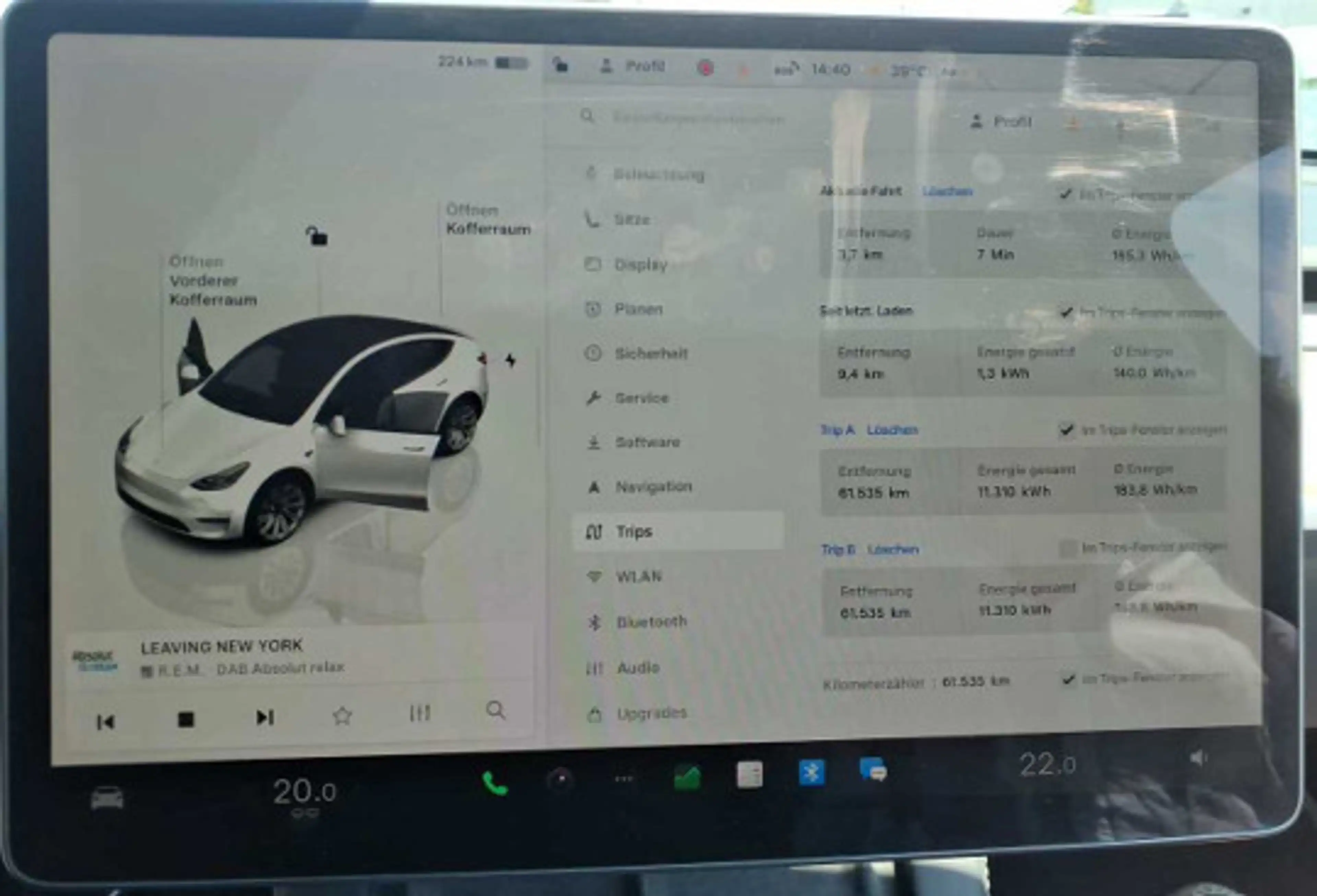 Tesla Model Y Long Range Dual AWD A.Pilot AHK — photo 8