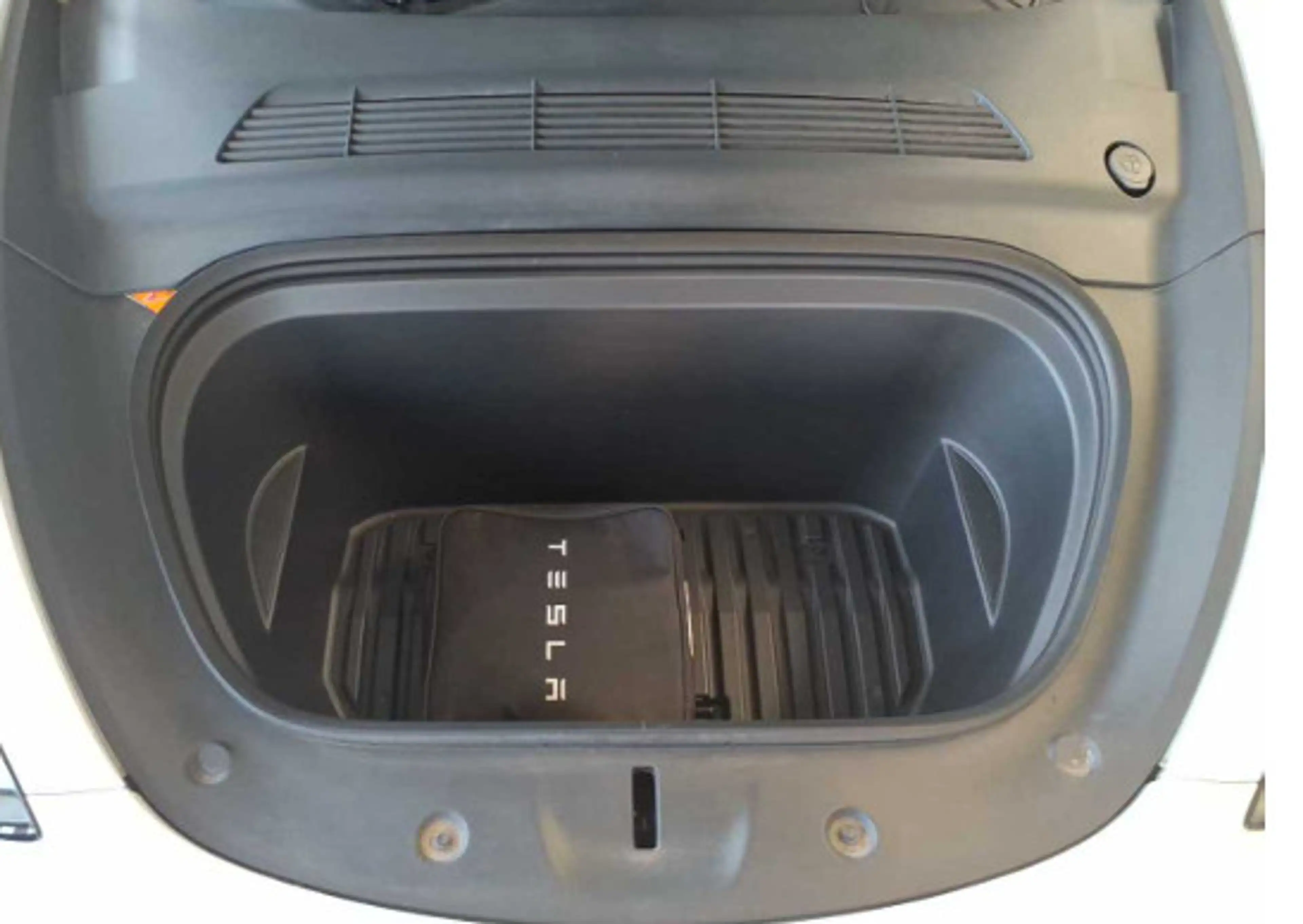 Tesla Model Y Long Range Dual AWD A.Pilot AHK — photo 6