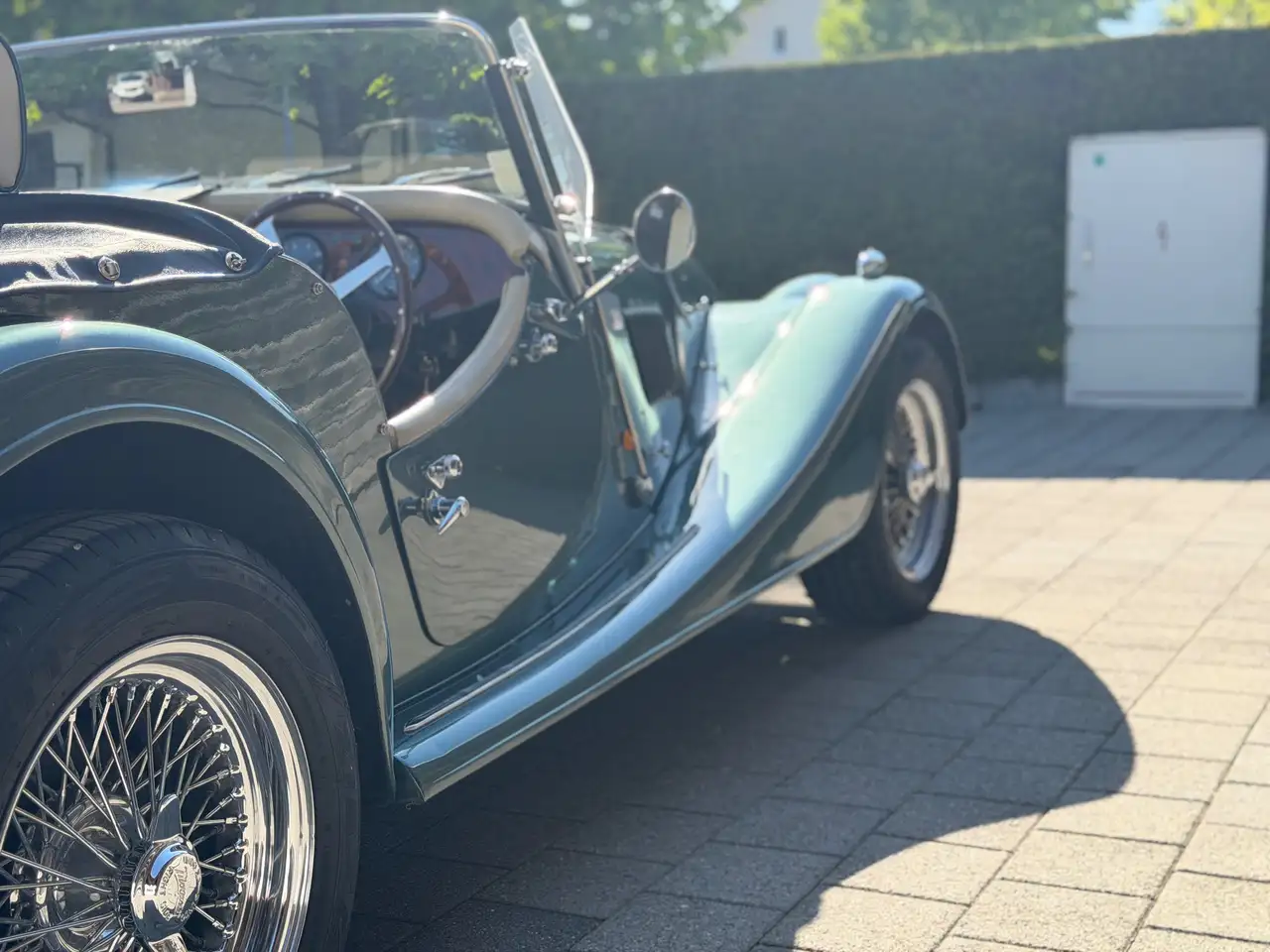 Morgan 4/4 1600 – Oldtimer (1988) in seltener „Cyprus Green Metallic“ Lackierung, foto 6