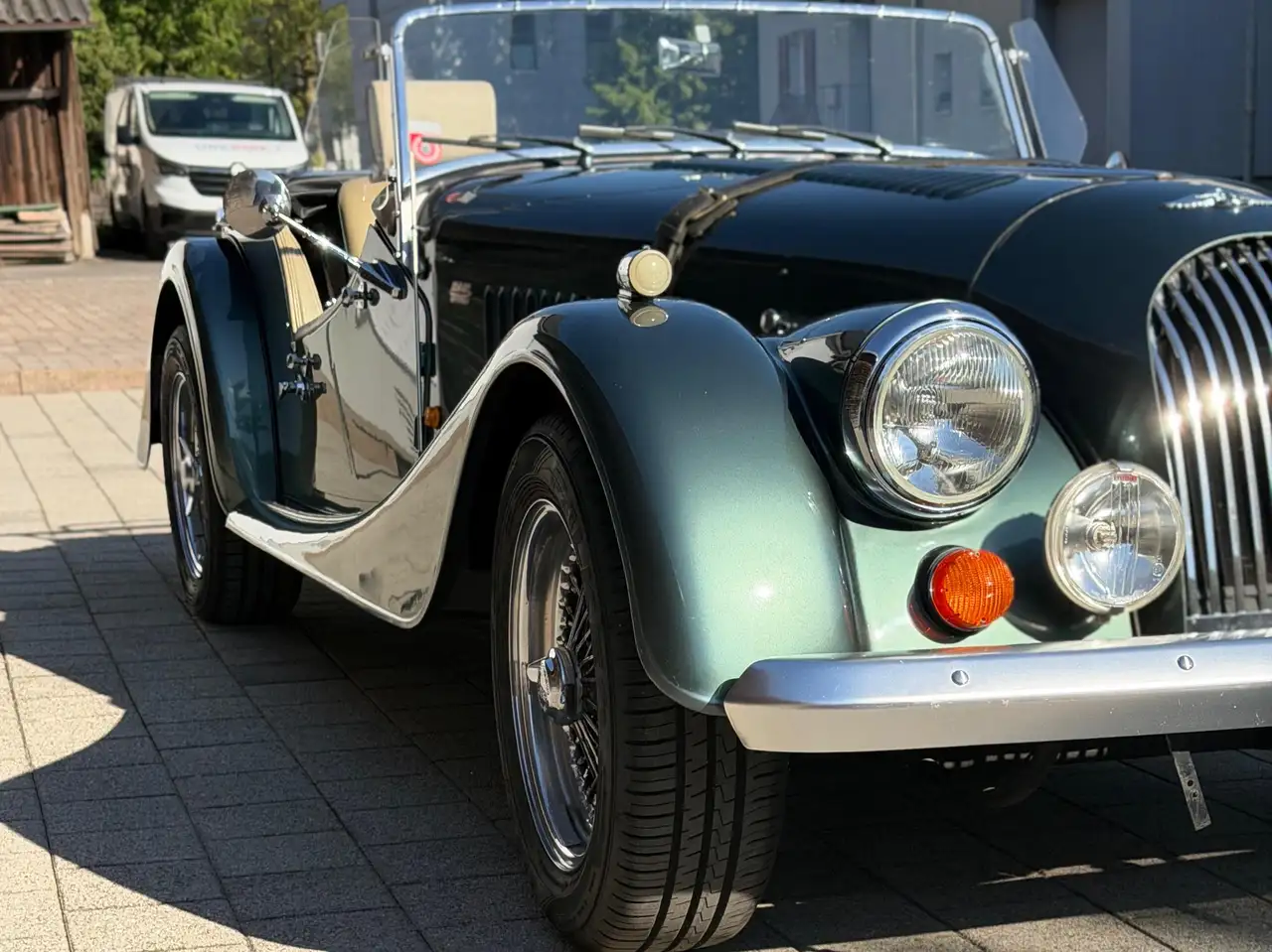 Morgan 4/4 1600 – Oldtimer (1988) in seltener „Cyprus Green Metallic“ Lackierung, foto 3