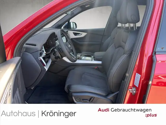 Audi SQ7 view 7