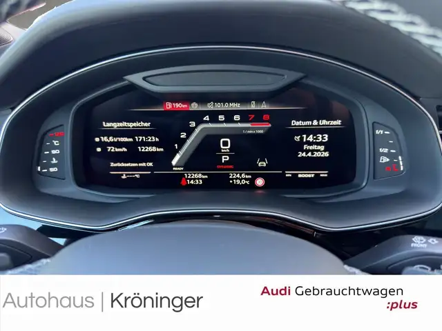 Audi SQ7 view 12