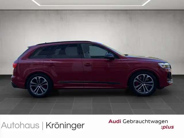 Audi SQ7 view 4