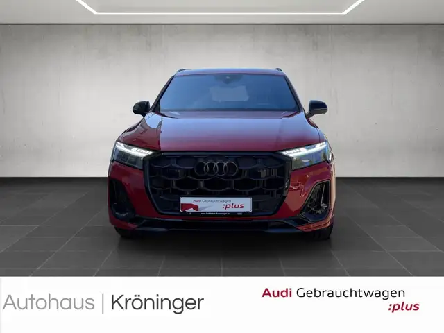 Audi SQ7 view 5