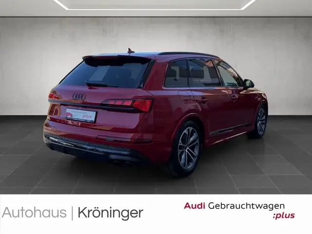 Audi SQ7 view 2