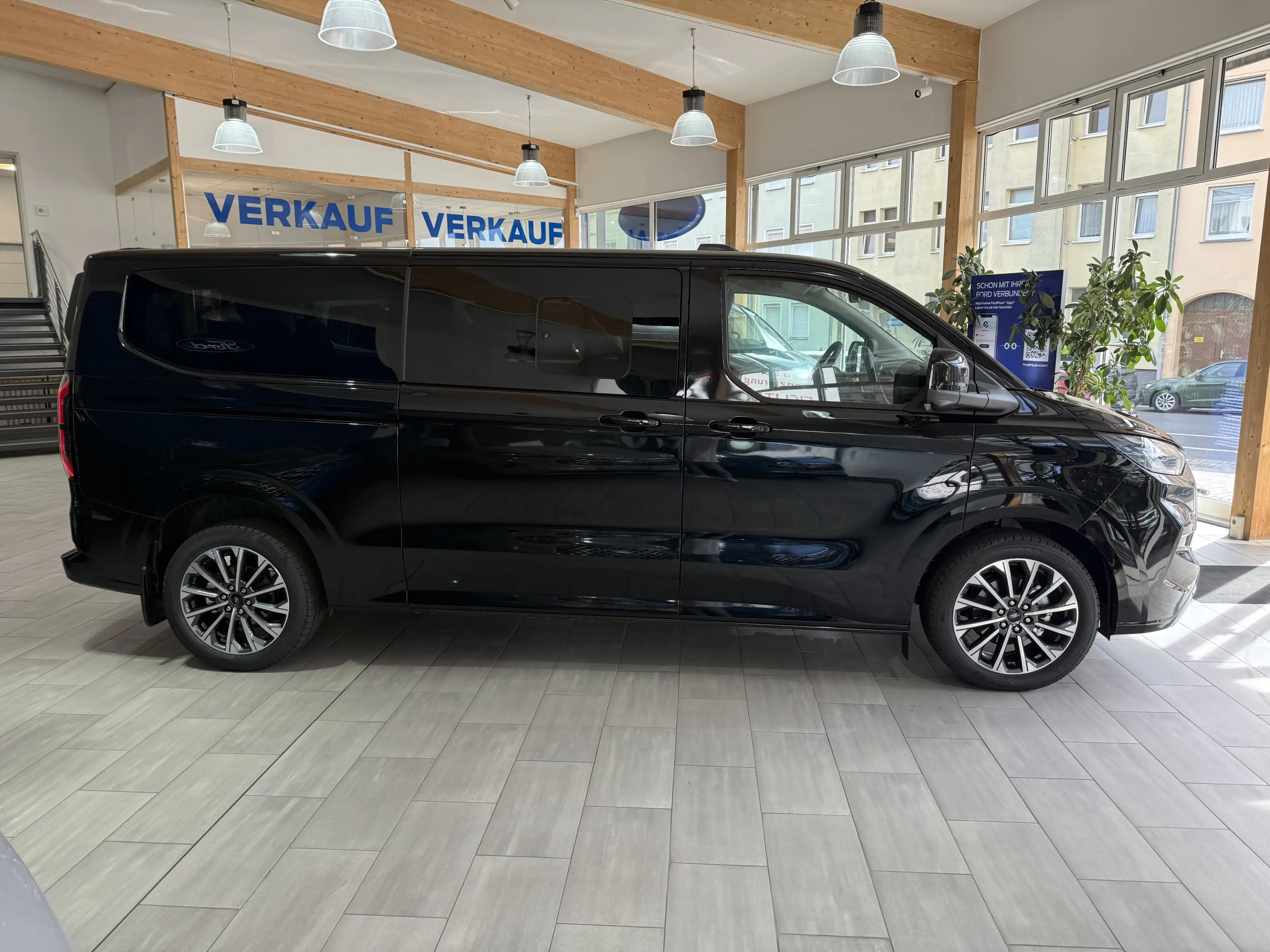 Ford Tourneo Custom Titanium X AWD elek. AHK / B&O / Standheizung — photo 4