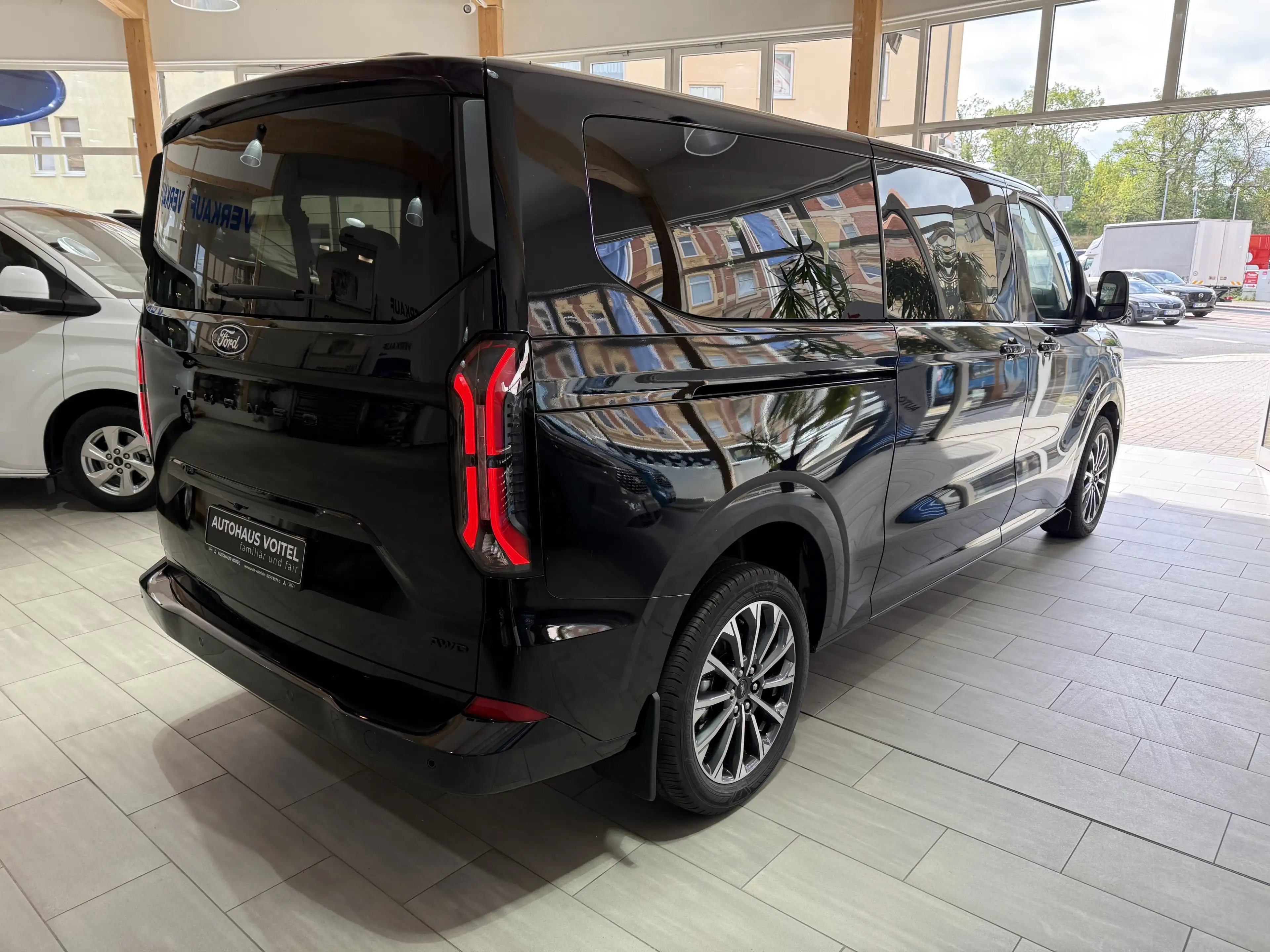 Ford Tourneo Custom Titanium X AWD elek. AHK / B&O / Standheizung — photo 5