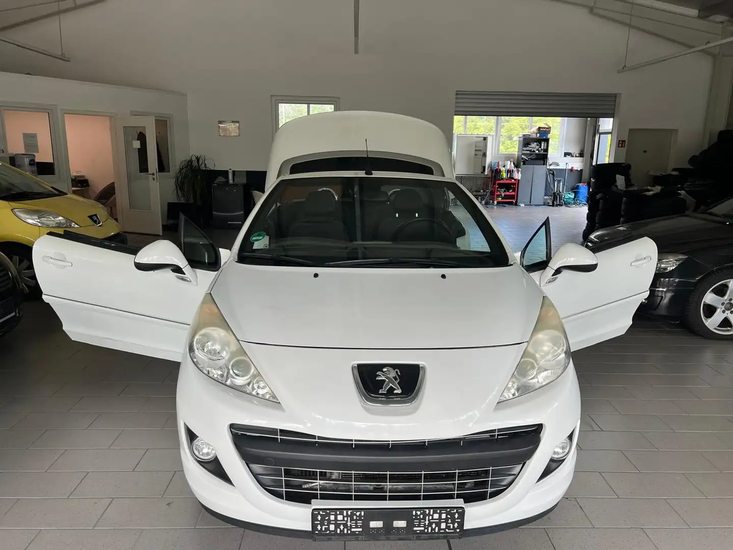 Peugeot 207 Platinum wenig KM sehr Gepflegt Neue HU Weiß - 1