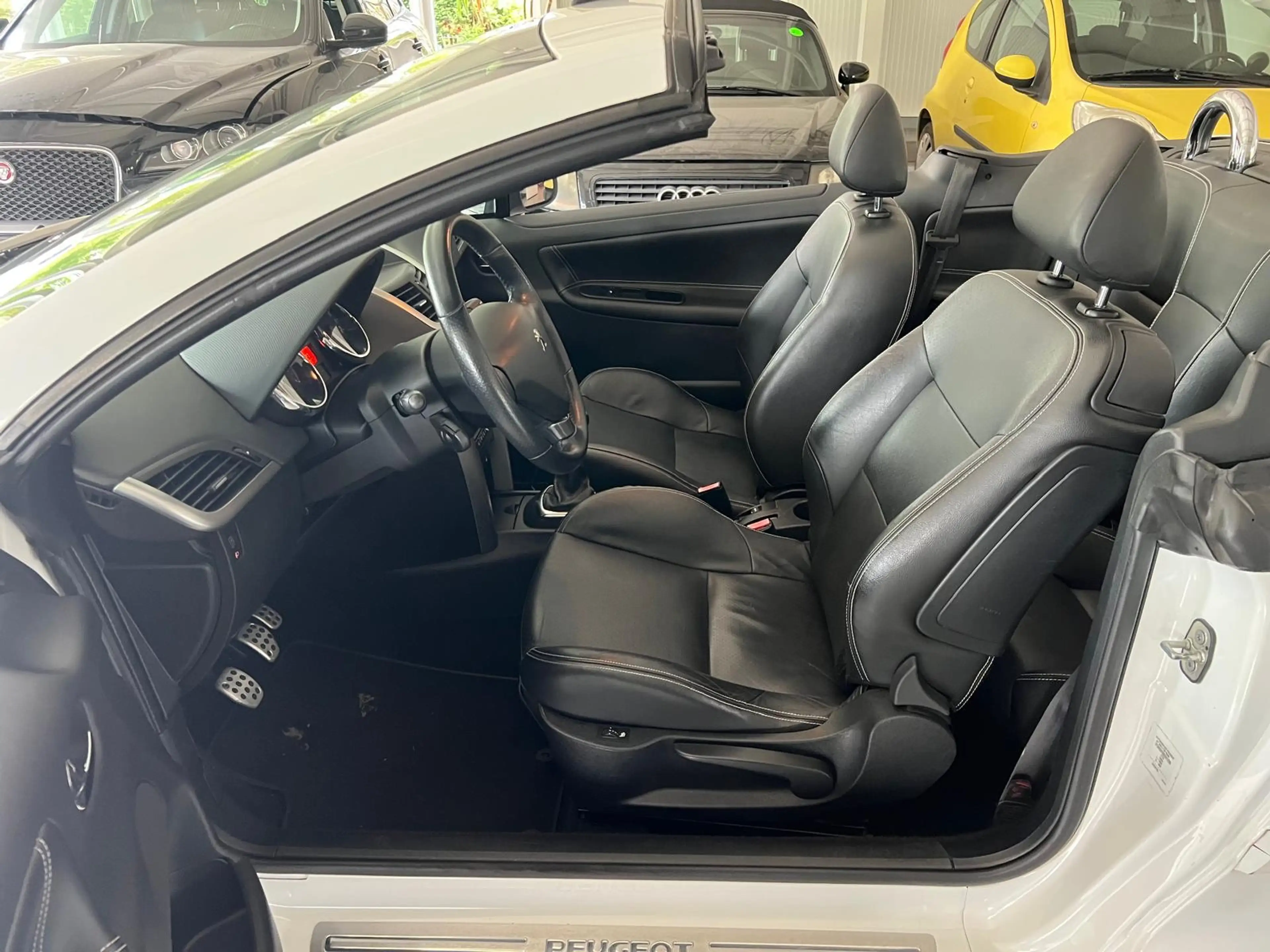 Peugeot 207 Platinum wenig KM sehr Gepflegt Neue HU — photo 7