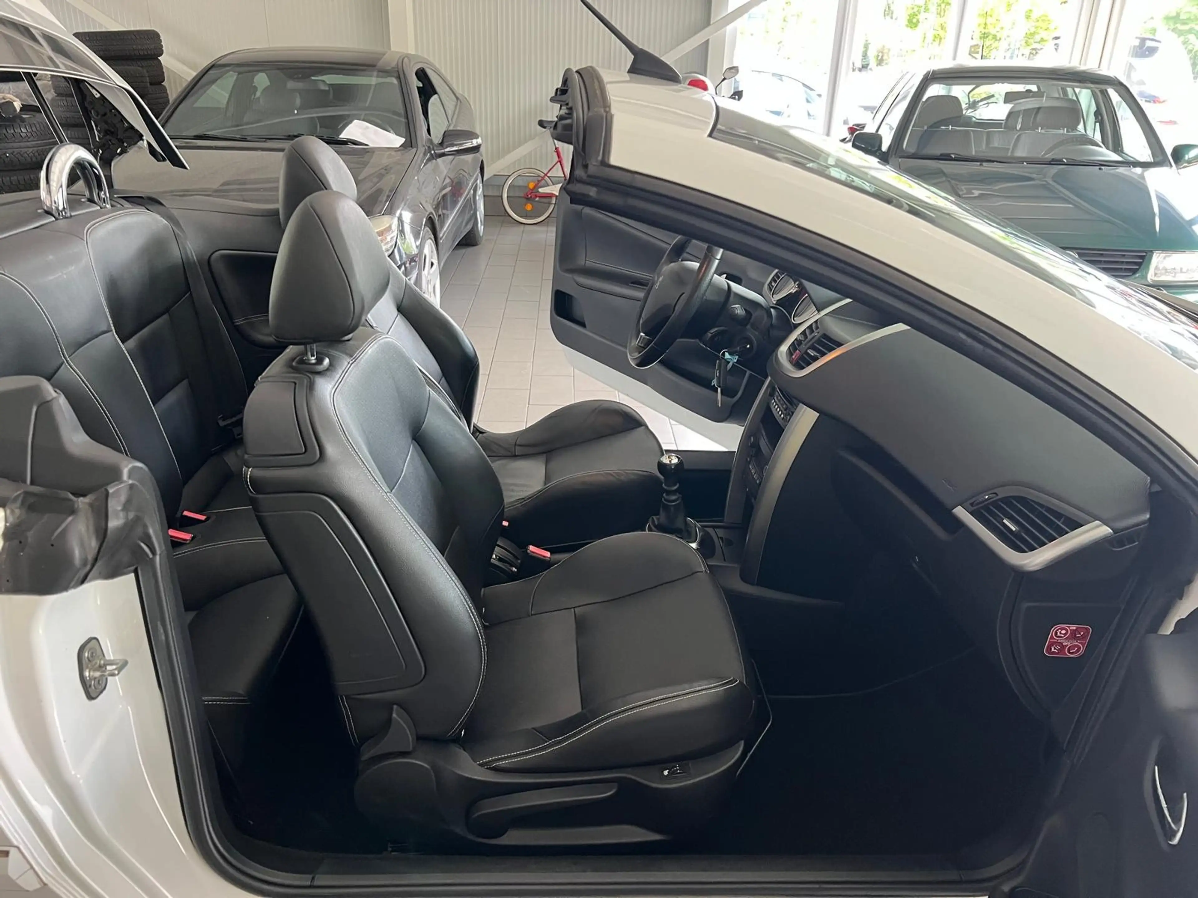 Peugeot 207 Platinum wenig KM sehr Gepflegt Neue HU — photo 8