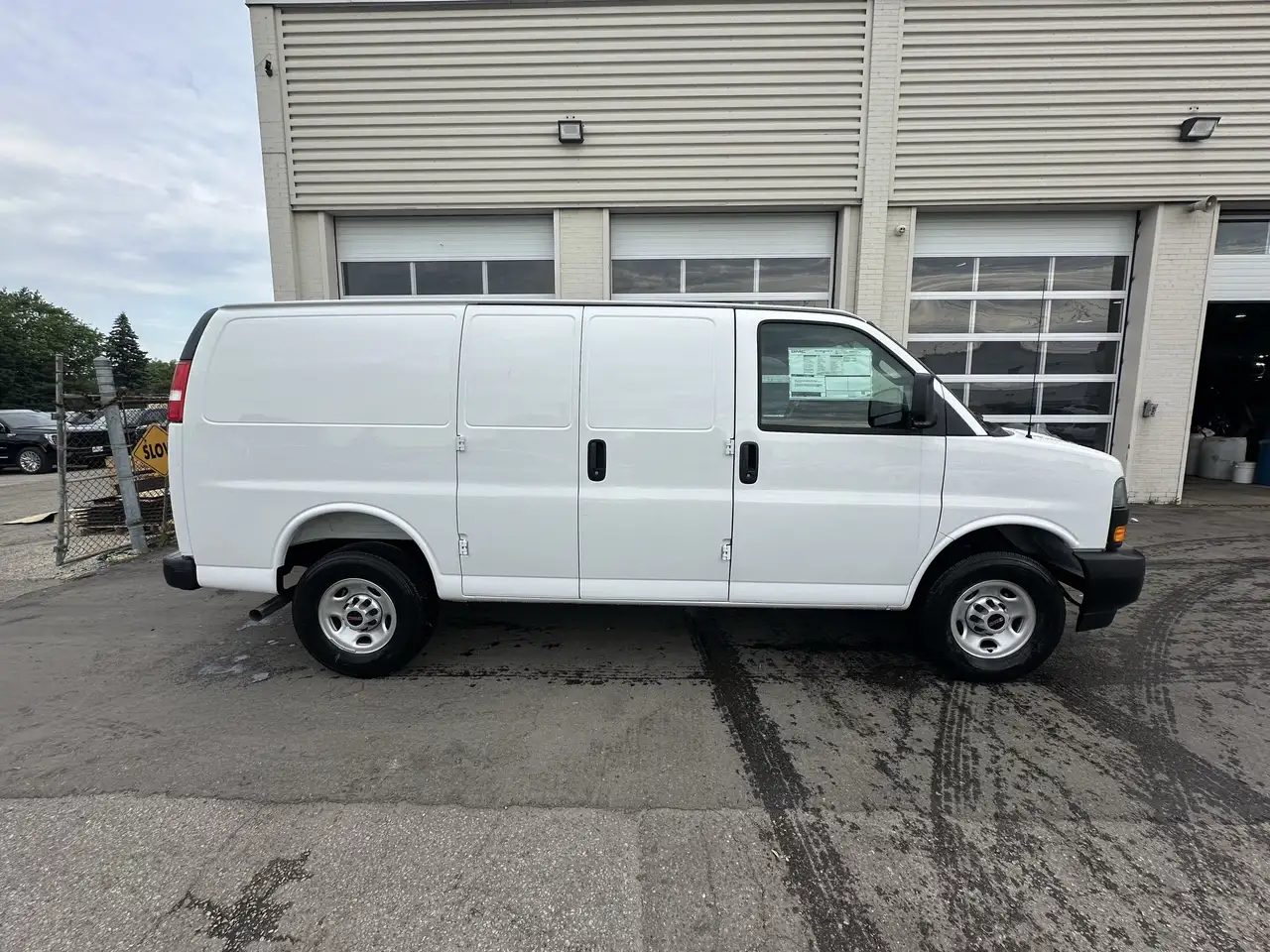 GMC Savana fotografie GMC Savana